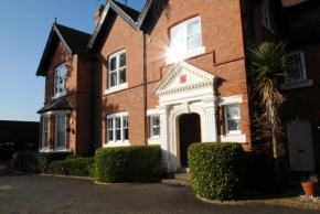 Warwick Victorian Apartment